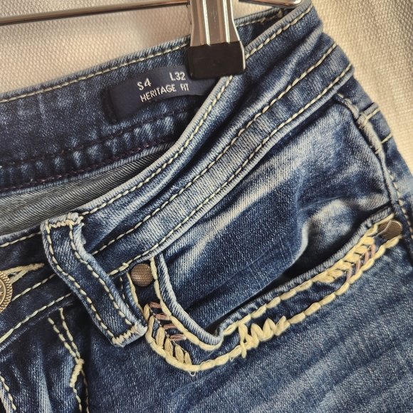 Vigoss Medium Wash Heritage Fit Boot Cut  Size 4 EUC - Picture 7 of 16